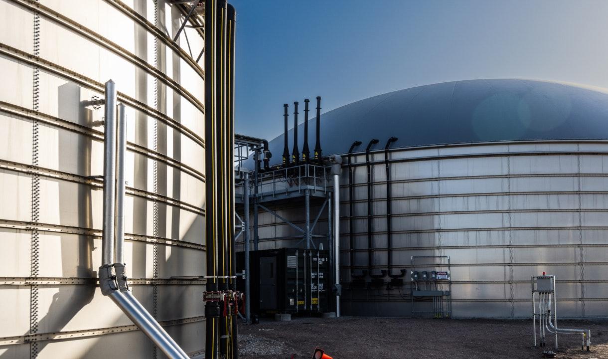 Anaerobic digestion creating clean energy from food waste recycling
